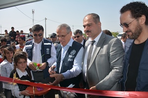 WHO Regional Director inaugurates primary health care centre and hands over urgently needed mobile medical clinics and ambulances to health authorities in Dohuk, Iraq