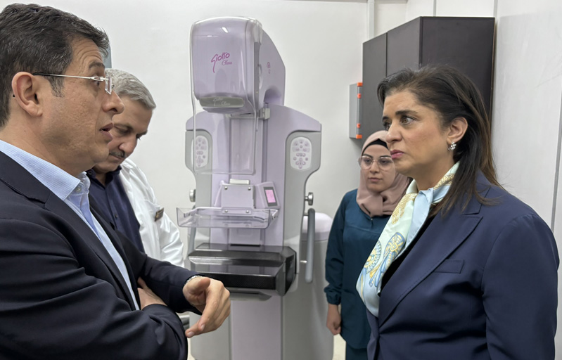 WHO Regional Director Dr Hanan Balkhy with Dr Hassan Al-Ghabbash, Syria Health Minister, at Harasta National Hospital, eastern Ghouta.