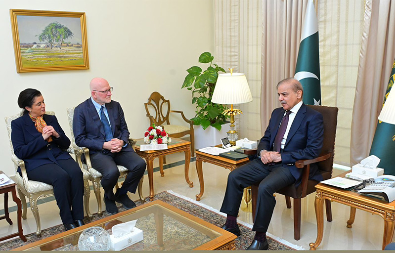 WHO Regional Director Dr Hanan Balkhy and Dr Chris Elias president of Global Development at the Bill & Melinda Gates Foundation meeting Mr Shehbaz Sharif (right), Prime Minister of Pakistan.