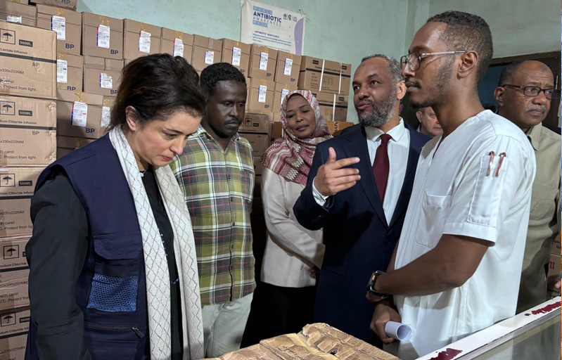 WHO Regional Director Dr Hanan Balkhy handinged over to the Ministry of Health a consignment of 27.3 MT of medical and emergency health supplies that arrived from WHO’s Logistics Hub in Dubai.