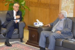 WHO Regional Director and Minister of Health of Yemen discuss Yemen's critical health needs