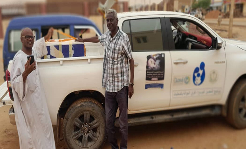 Handover of samples to the focal point in Al Dabbah, Northern State. The focal point then transports the samples to Dongola